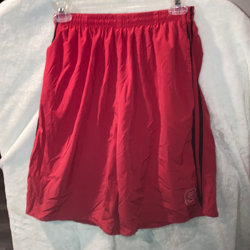 NWOT MENS SZ M NC STATE ATHLETIC RED SHORTS